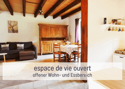 Zicht in de woon-eetkamer